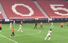 问鼎娱乐官方网站-PES2013游戏中中超联赛与德甲联赛对比